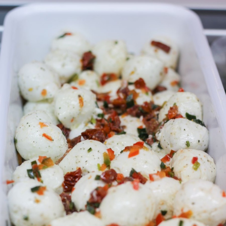 BOCCONCINI CON TOMATES SECOS