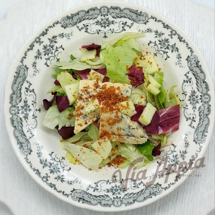 ENSALADA CON QUESO AZUL