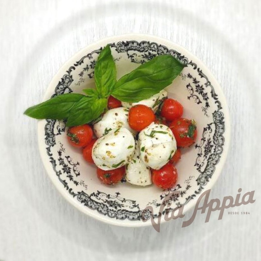 BOCCONCINI CON TOMATES CHERRY