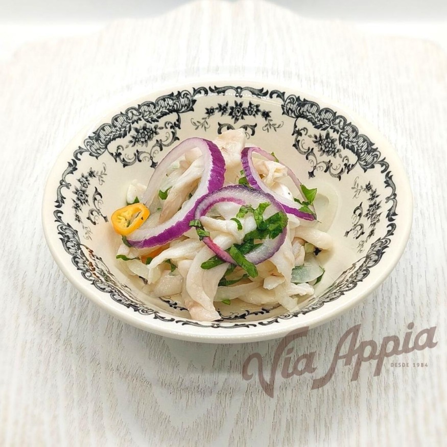 CEVICHE DE PESCADO BLANCO CON CILANTRO Y CEBOLLA MORADA