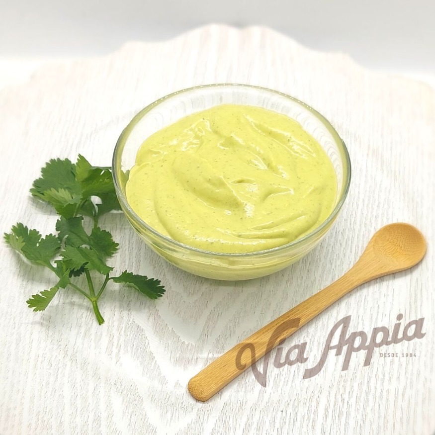 DIP DE AGUACATE Y CILANTRO
