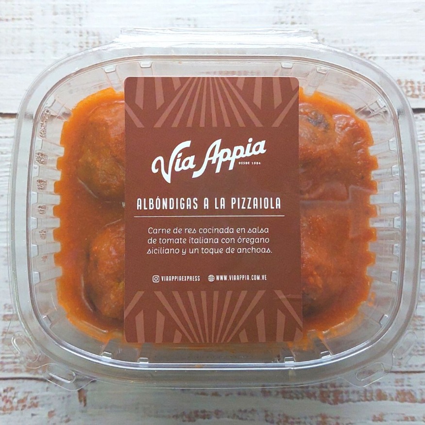 ALBÓNDIGAS A LA PIZZAIOLA