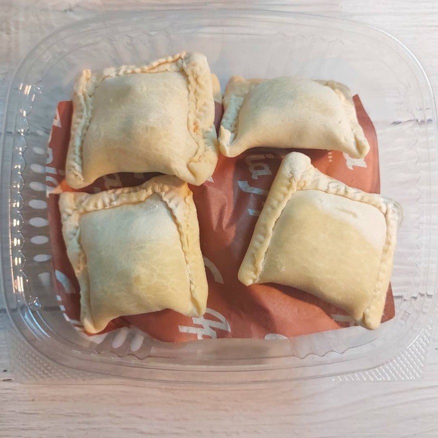MINI EMPANADAS DE TRIGO RELLENAS CON CARNE