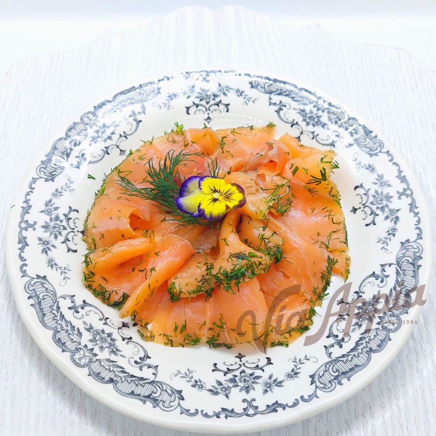 SALMÓN MARINADO AL ENELDO  O GRAVLAX