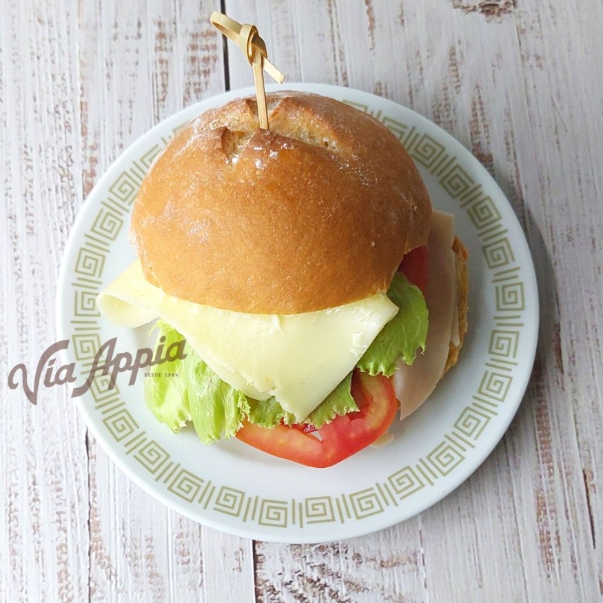 SÁNDWICH MIGNON DE PECHUGA DE PAVO Y QUESO GOUDA