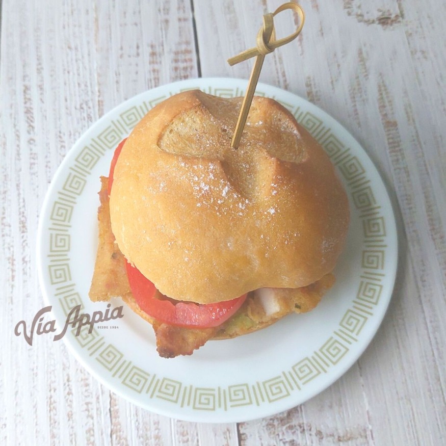 SÁNDWICH MIGNON DE MILANESA DE POLLO