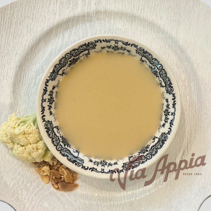 CREMA DE COLIFLOR Y ALMENDRAS 1 RACIÓN
