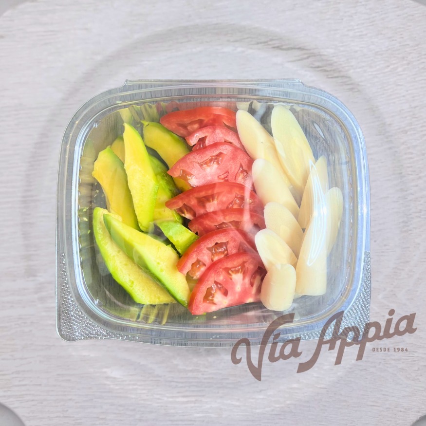 ENSALADA DE AGUACATE, PALMITO Y TOMATE