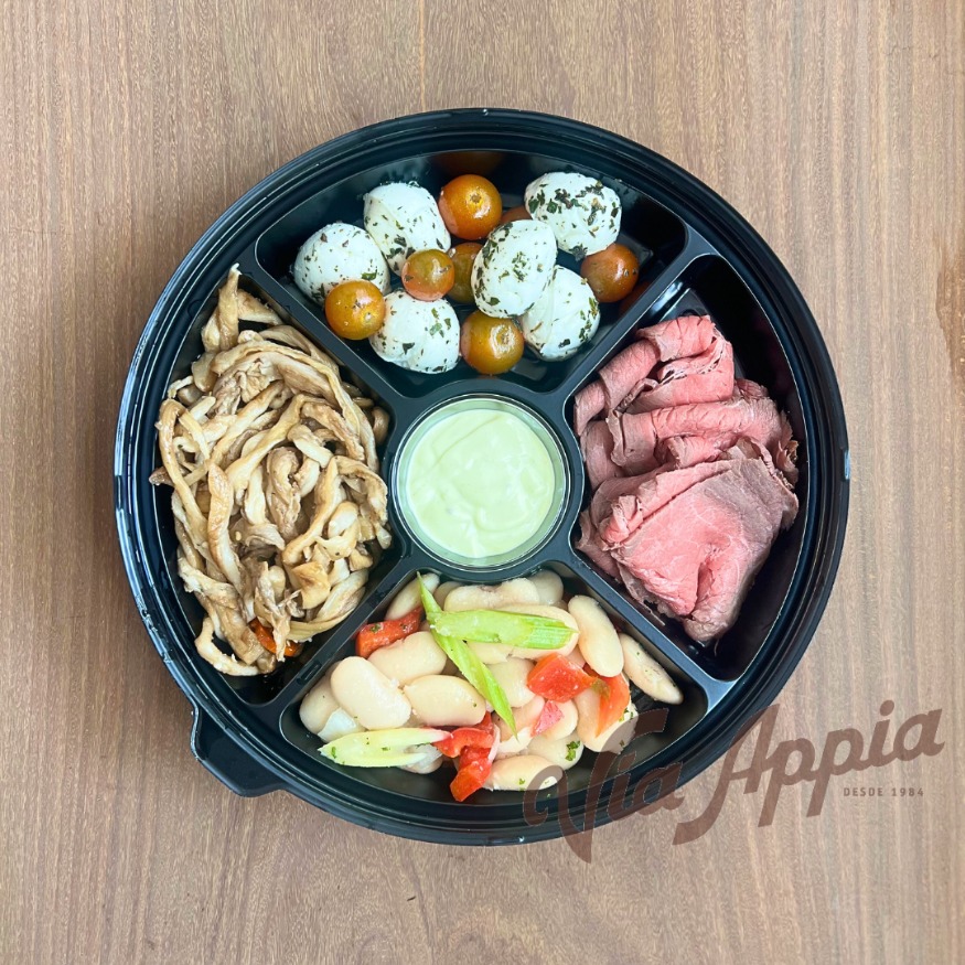 BANDEJA DE ANTIPASTOS CON ROAST BEEF
