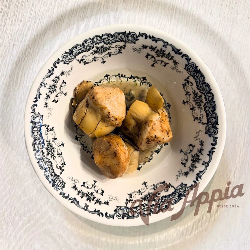 CORAZONES DE ALCACHOFAS GRILLADAS EN ACEITE DE OLIVA Y ESPECIAS