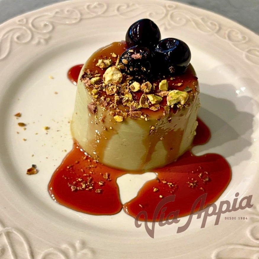 PANNA COTTA DE PISTACHO CON AMARENE